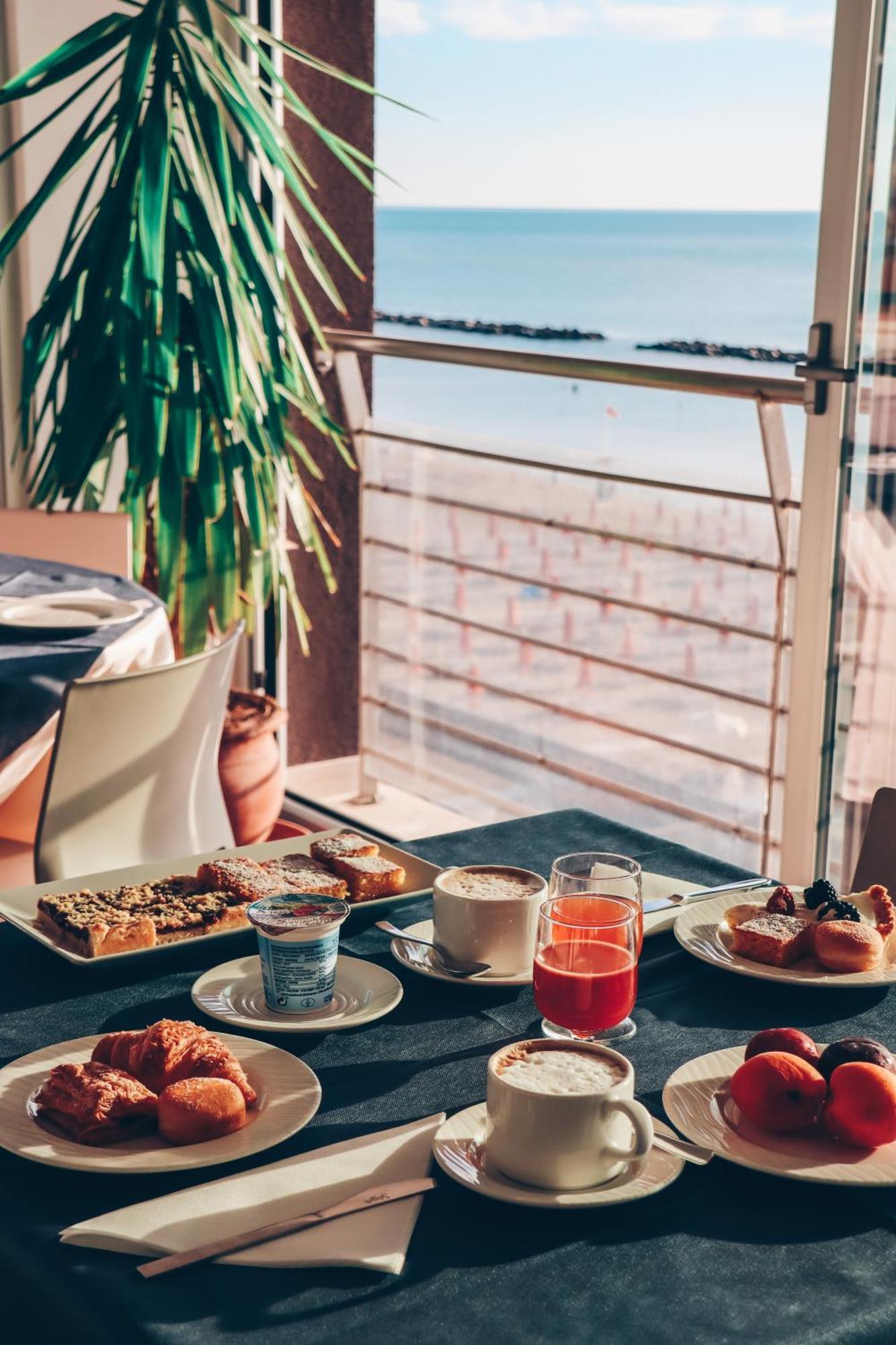 Hotel Ideal クプラ・マリッティマ エクステリア 写真